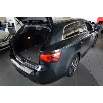   Avisa ezüst szatén acél lökhárítóvédő TOYOTA AVENSIS III combi FL2015->