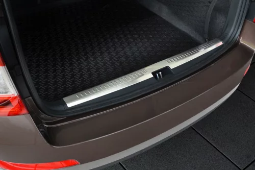 Avisa ezüst szatén acél belső lökhárítóvédő (1 darabos, 2 profil) OCTAVIA III combi 2013-2016, OCTAVIA III combi RS version 2013-2016 stb.