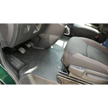   Geyer&Hosaja méretpontos gumiszőnyeg Renault Trafic III 2014- Első ülésekhez, Opel Vivaro B 2014-2019 Első ülésekhez