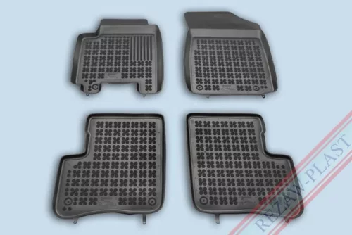 Rezaw fekete gumiszőnyeg Toyota YARIS I 1999 - 2005 5 ajtós, tűzoltó készülék kivágással