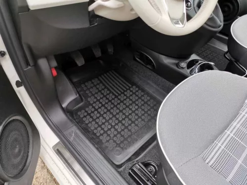 Rezaw fekete gumiszőnyeg Fiat 500 Hatchback 2007-tól (201503)