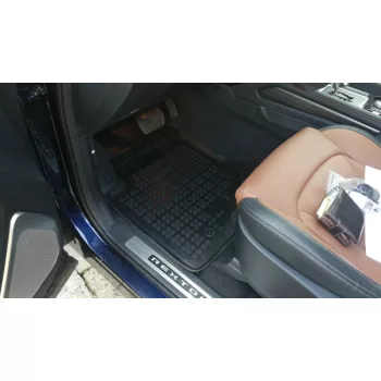   Rezaw fekete gumiszőnyeg SsangYong REXTON II Y400 SUV 2017-tól (203004)