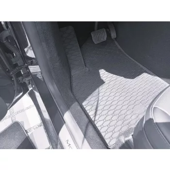   Rigum méretpontos gumiszőnyeg Tesla Model Y 2025- Juniper-hez!