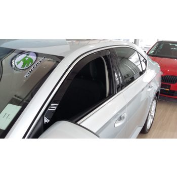 Sporty 2 darabos légterelő Skoda SuperB, 4-5 ajtós, 2015-