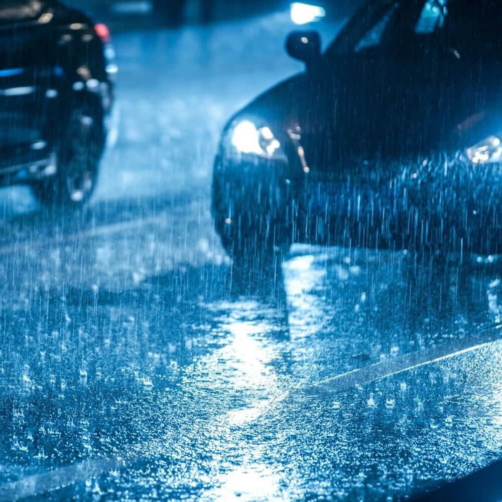 Hogyan vezessünk esőben